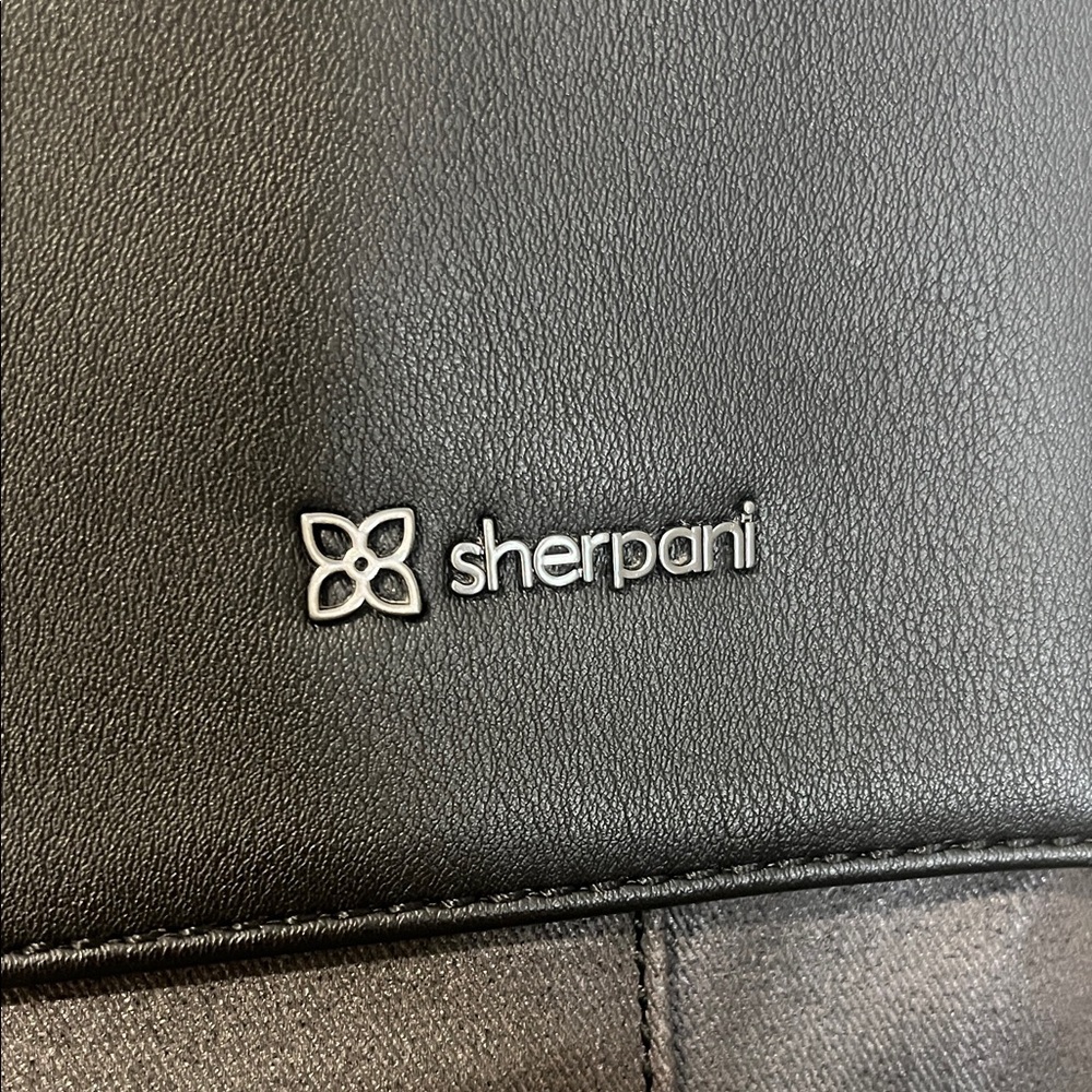 SHERPANI Viso Crossbody Travel Bag RFID - Picture 2 of 12